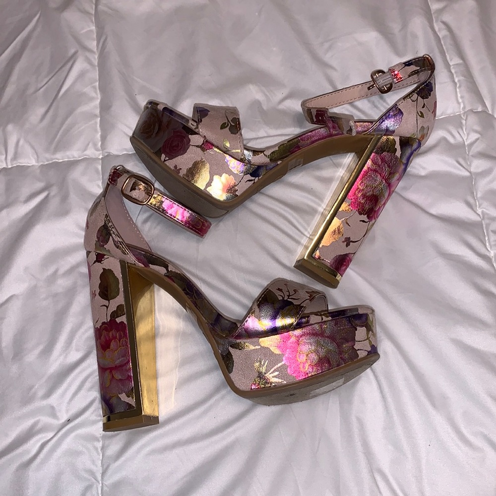 Bamboo Heels size 6